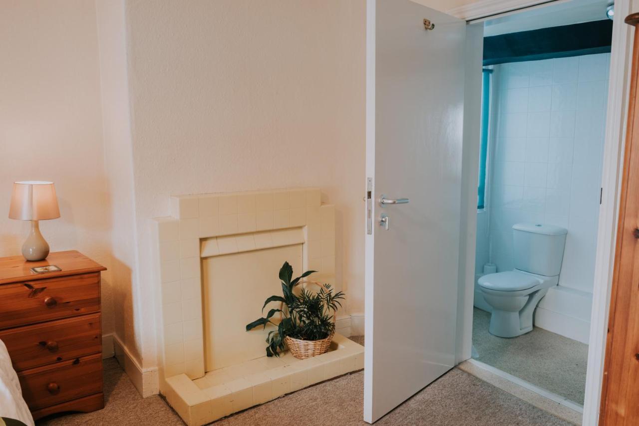 The White Bear Bed & Breakfast Devizes Eksteriør bilde