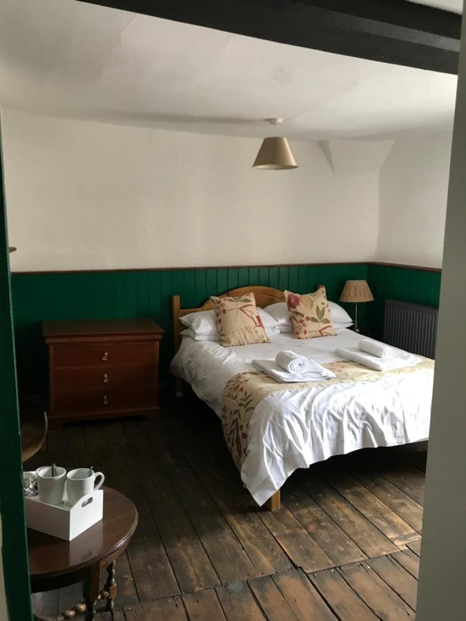 The White Bear Bed & Breakfast Devizes Eksteriør bilde