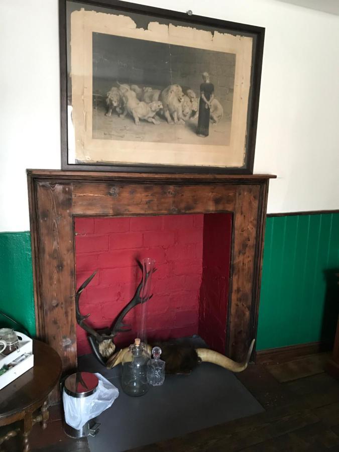The White Bear Bed & Breakfast Devizes Eksteriør bilde