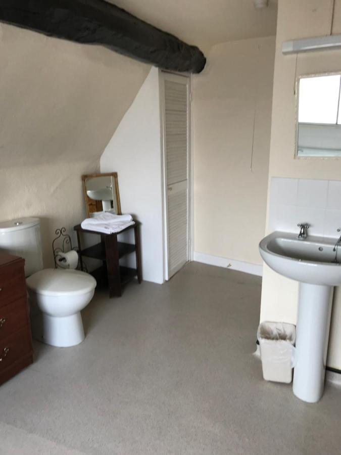The White Bear Bed & Breakfast Devizes Eksteriør bilde
