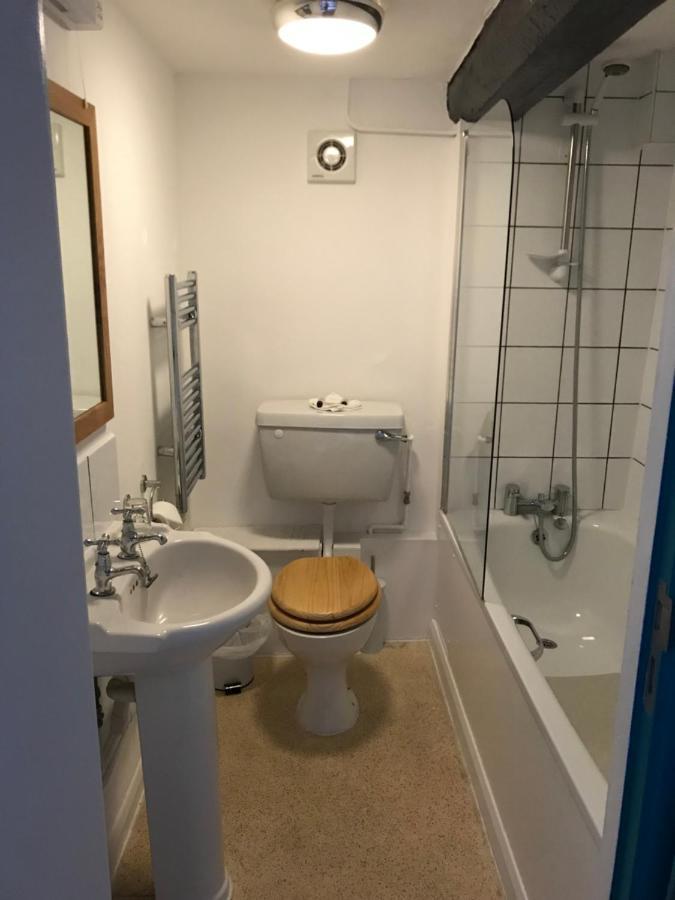 The White Bear Bed & Breakfast Devizes Eksteriør bilde